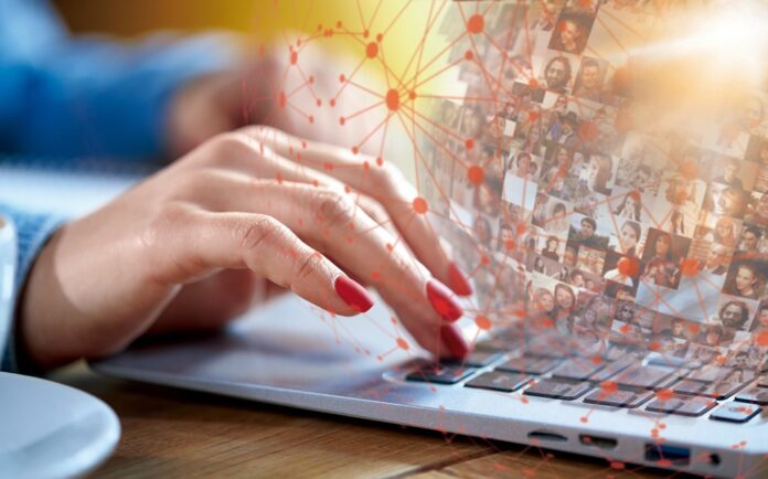 analyst-6492859_960_720.jpg Online Business