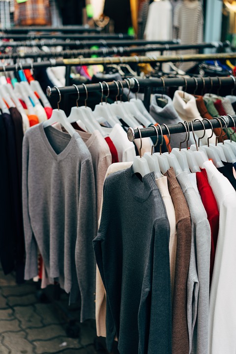 garment-racks-5259773_960_720.jpg Online Business