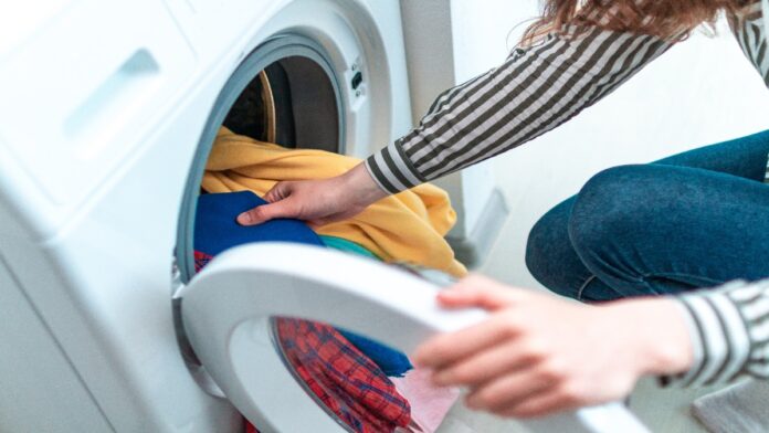 Washing-colored-laundry-These-mistakes-could-be-annoying.jpg
