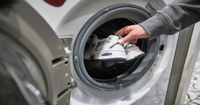 Washing-sneakers-how-to-do-it-in-the-washing-machine.jpg