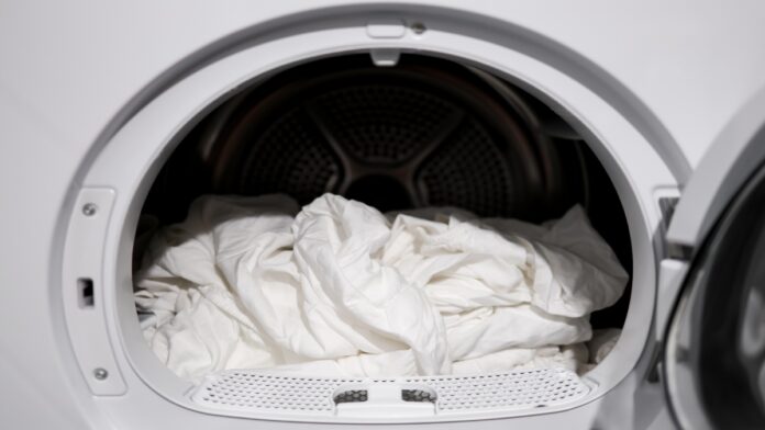 Laundry-Washing-fitted-sheets-one-setting-prevents-them-from.jpg